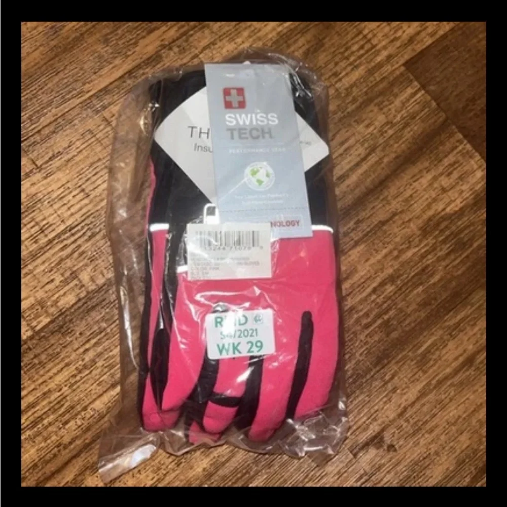 Swiss Tech Insulation/Waterproof Hybrid Ski Gloves 3M Thinsulate Finger Holes
